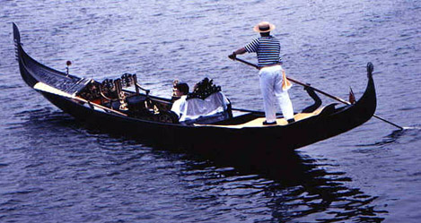 gondola3.jpg (60562 bytes)