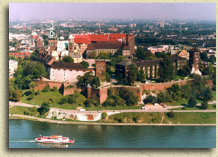 poland.jpg (47277 bytes)
